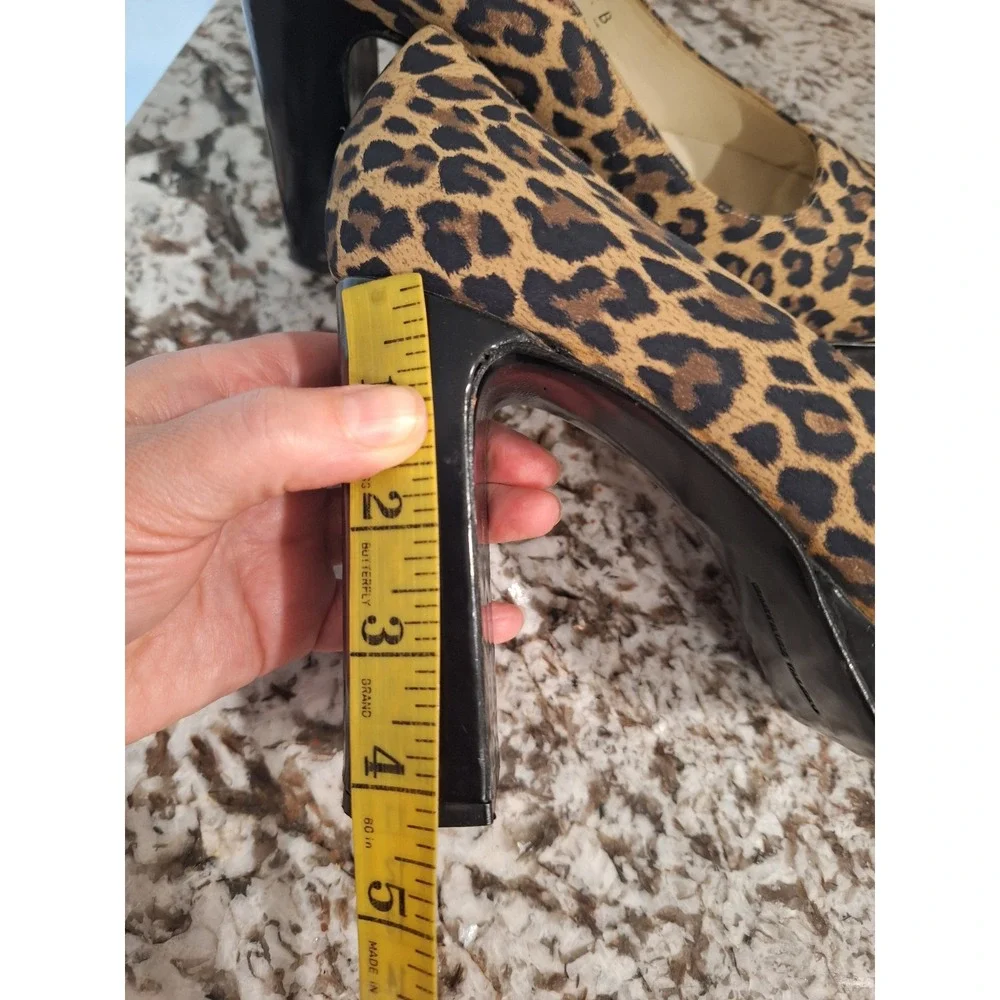 Martinez Valero Leopard Print Platform Heel Satin Leather Pumps‎ Size 10